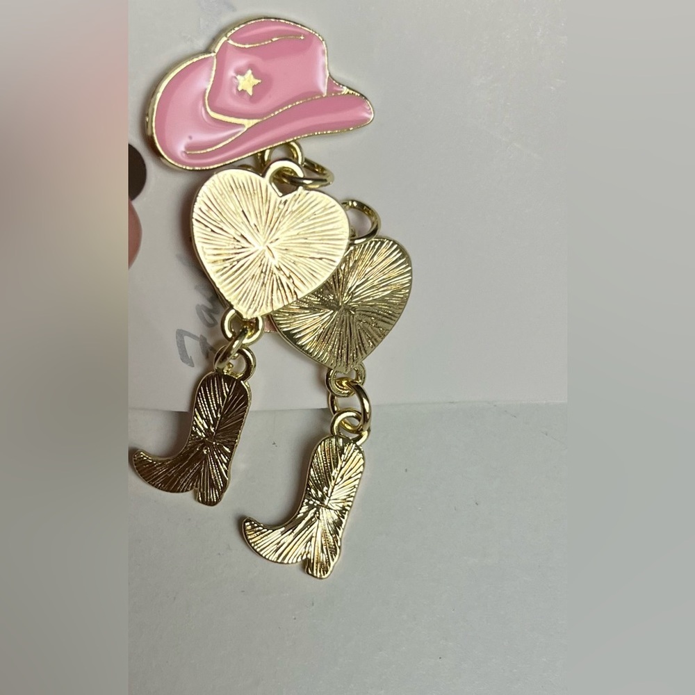 NWT 🤠💖 The Pink Cowgirl Signature earrings - Picture 14 of 17